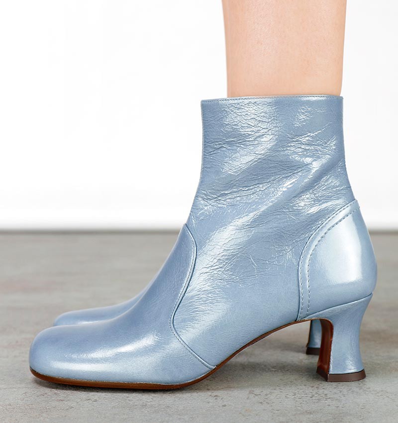 myura-light-blue