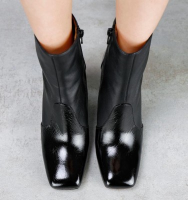 OKINI BLACK CHiE MIHARA boots