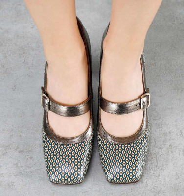 OLENCO BLUE CHiE MIHARA shoes