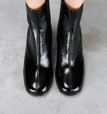 SAKU BLACK CHiE MIHARA boots