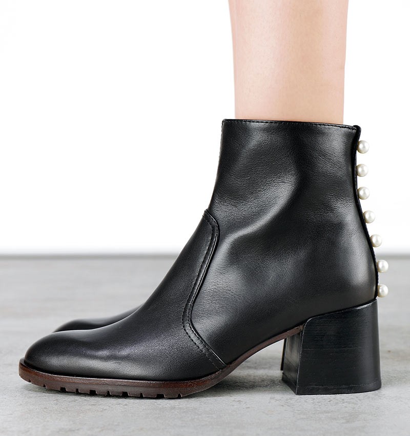 NAREYA CHiE MIHARA boots