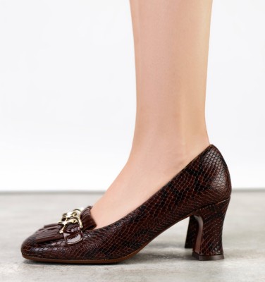PYLA BROWN CHiE MIHARA shoes