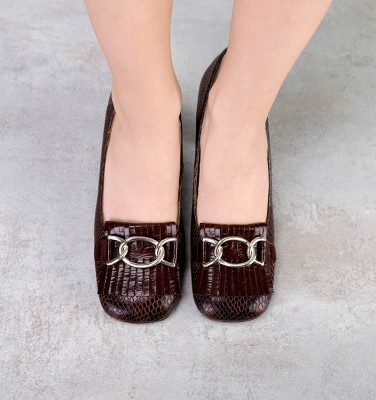 PYLA BROWN CHiE MIHARA shoes