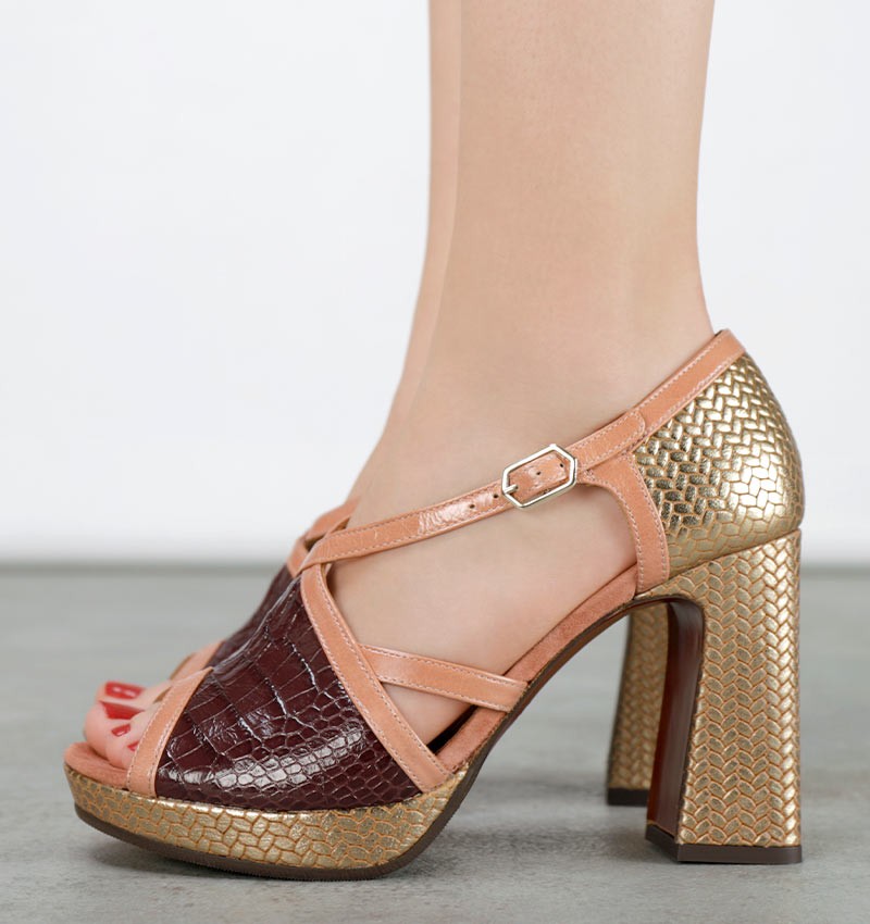 USHO BROWN & BRONCE CHiE MIHARA sandals