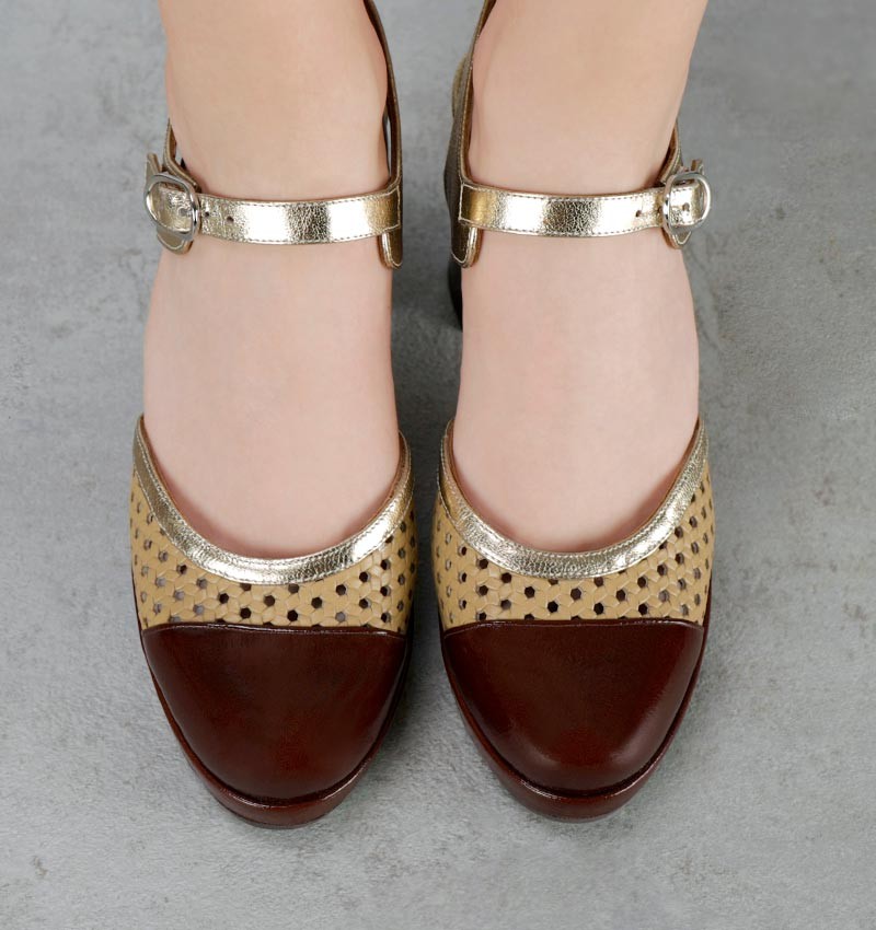 DELIVER BROWN CHiE MIHARA zapatos