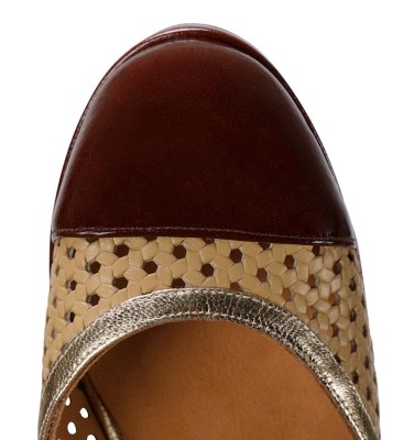 DELIVER BROWN CHiE MIHARA shoes