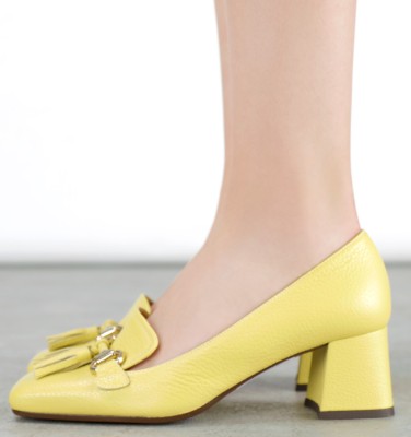 VUOLIN YELLOW CHiE MIHARA zapatos