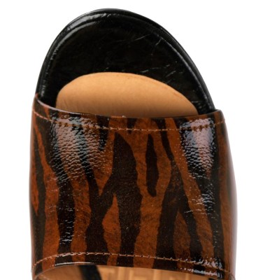 UTE BLACK CHiE MIHARA Chie Mihara|Official Site |Official sales