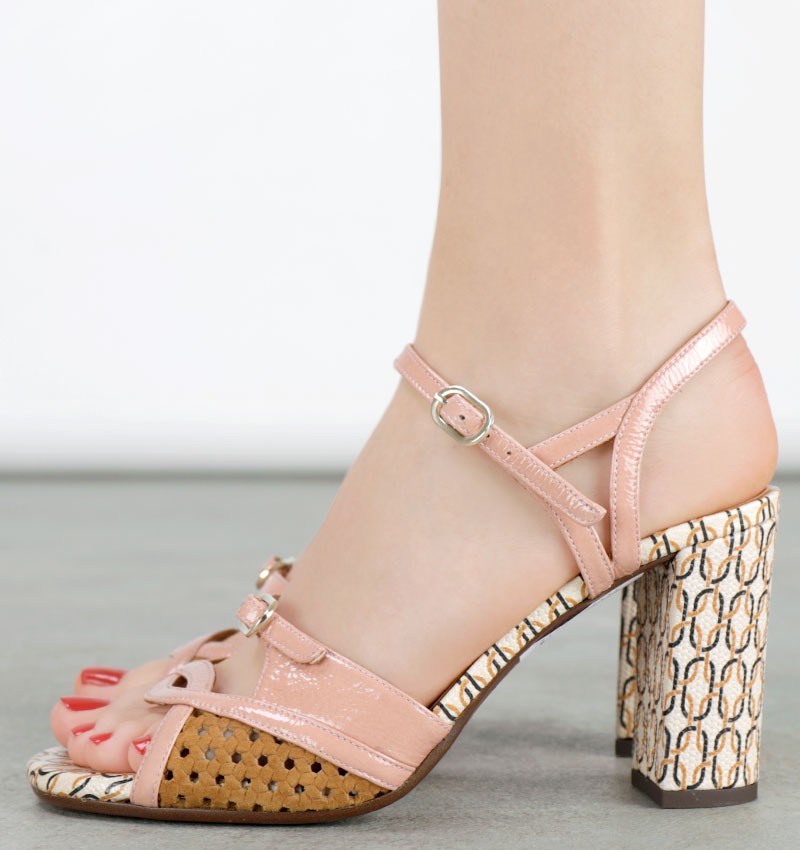 BINDI PINK CHiE MIHARA sandals