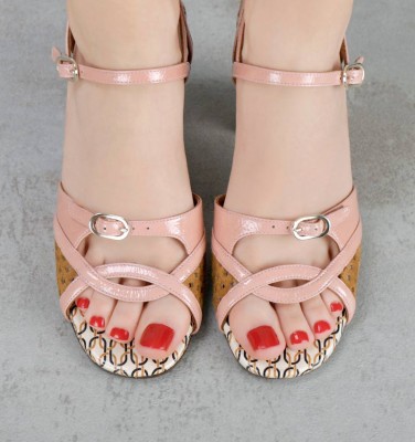 BINDI PINK CHiE MIHARA sandals