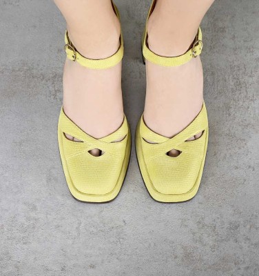 IDINA YELLOW CHiE MIHARA shoes