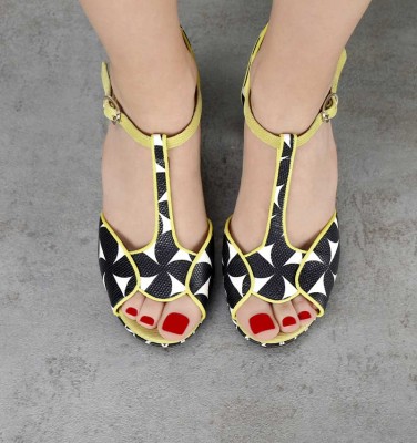 KEDUNI BLACK & WHITE CHiE MIHARA sandals