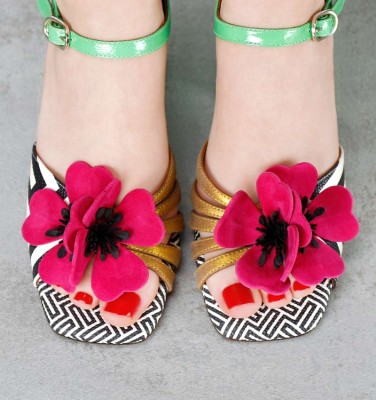 PIROTA GREEN CHiE MIHARA sandals