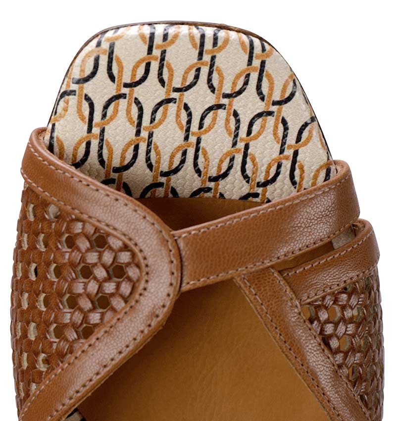 ROIG BROWN CHiE MIHARA sandals