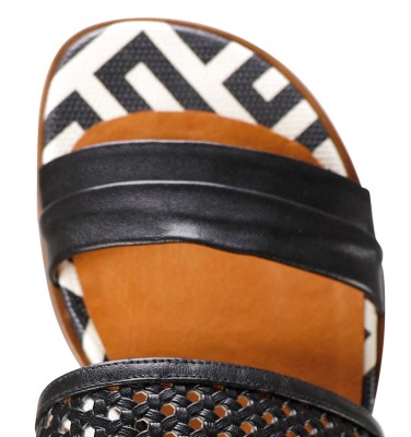 WAIMI BLACK CHiE MIHARA sandals