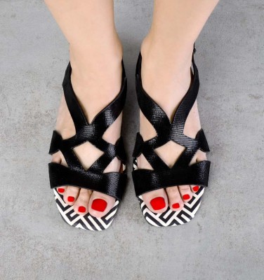 TAINI BLACK CHiE MIHARA sandales