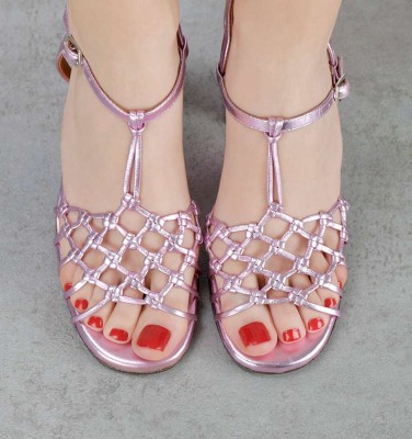 BASSI PINK CHiE MIHARA sandals