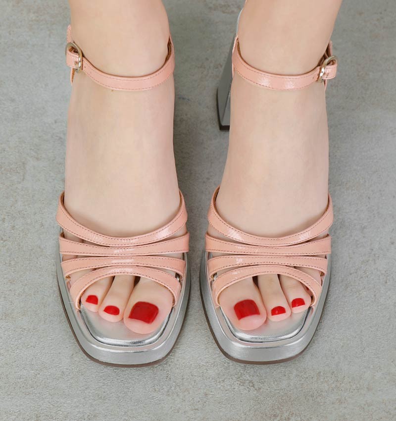 NAIEL PINK CHiE MIHARA sandals