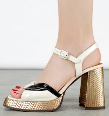 ZALE OFF-WHITE CHiE MIHARA sandales