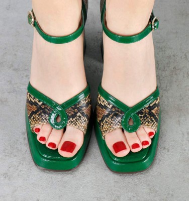 ZEILA GREEN CHiE MIHARA sandals