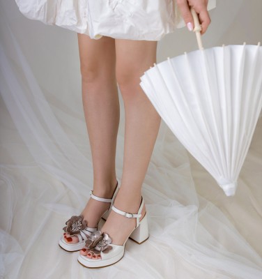 BRI-NASSUN OFF-WHITE CHiE MIHARA Chie Mihara | Official Store |Spring-Summer '25