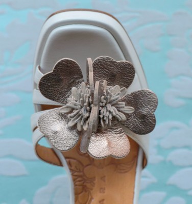 BRI-NASSUN OFF-WHITE CHiE MIHARA Chie Mihara|Tienda Oficial | Colección Primavera-Verano ’25
