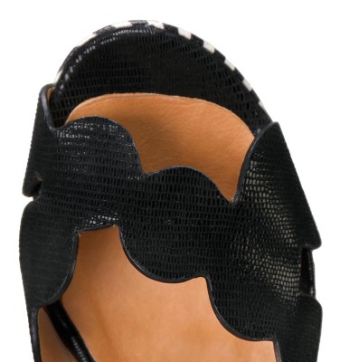 KELIS BLACK & WHITE CHiE MIHARA sandals
