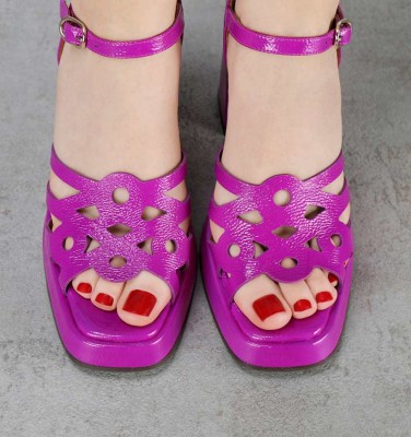 ZELELE FUCSIA CHiE MIHARA sandalias