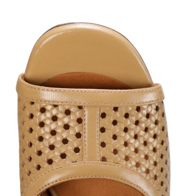 BEILA BEIGE CHiE MIHARA sandales