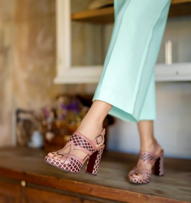 CACHO TERRA CHiE MIHARA sandals