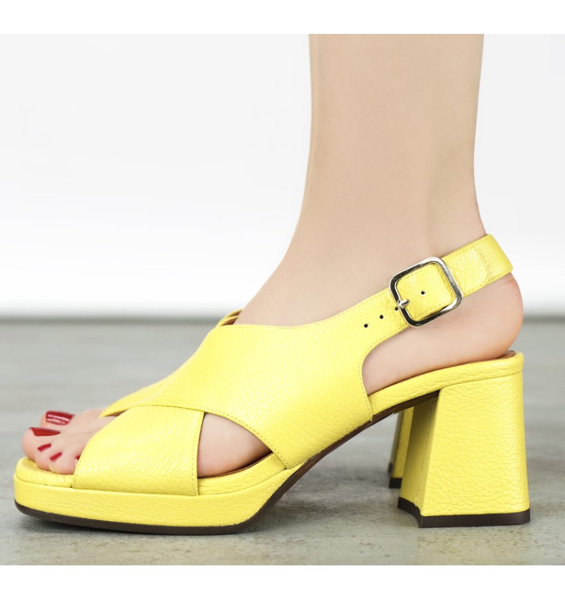 GESTO YELLOW CHiE MIHARA sandalias