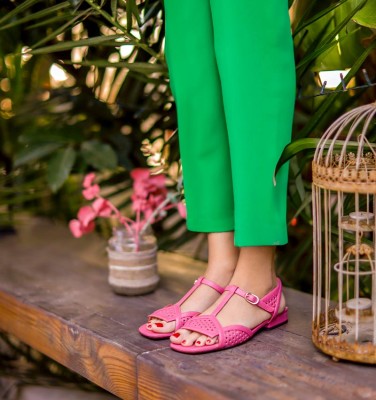 TENCHA PINK CHiE MIHARA sandals