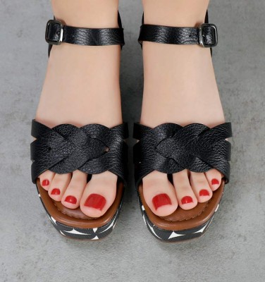 DOYKI BLACK CHiE MIHARA sandals