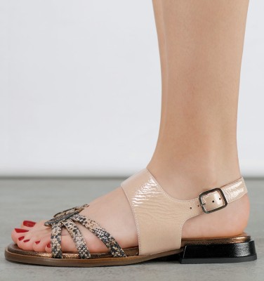 WEISHO BROWN & NUDE CHiE MIHARA sandals