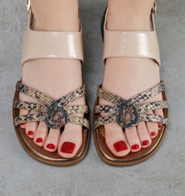 WEISHO BROWN & NUDE CHiE MIHARA sandals