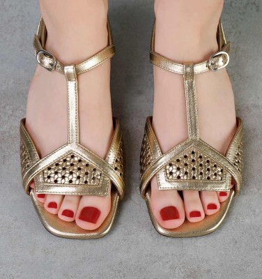 TENCHA GOLD CHiE MIHARA sandals
