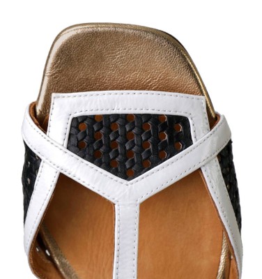 TENCHA BLACK & WHITE CHiE MIHARA sandals