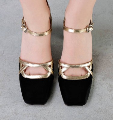 OBICO BLACK CHiE MIHARA sandals