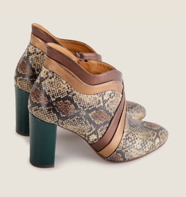 EBIU BROWN AND GREEN CHiE MIHARA boots