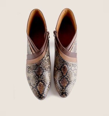 EBIU BROWN AND GREEN CHiE MIHARA boots