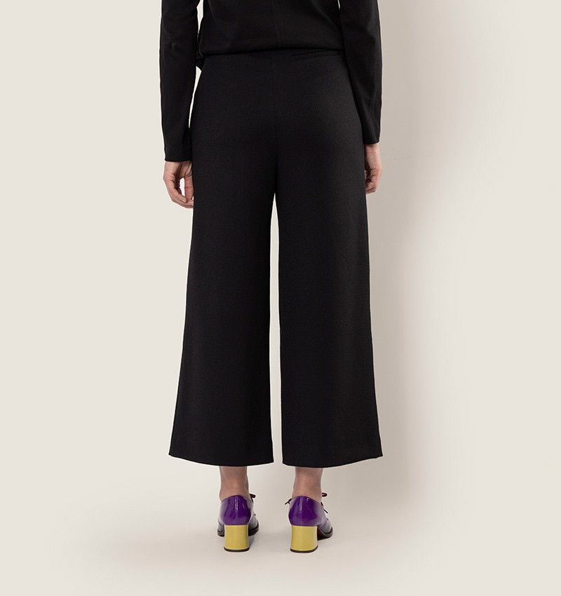 schwarze-hose-pamina