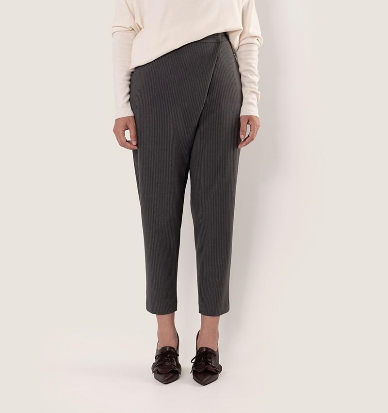 grau-hose-pisa
