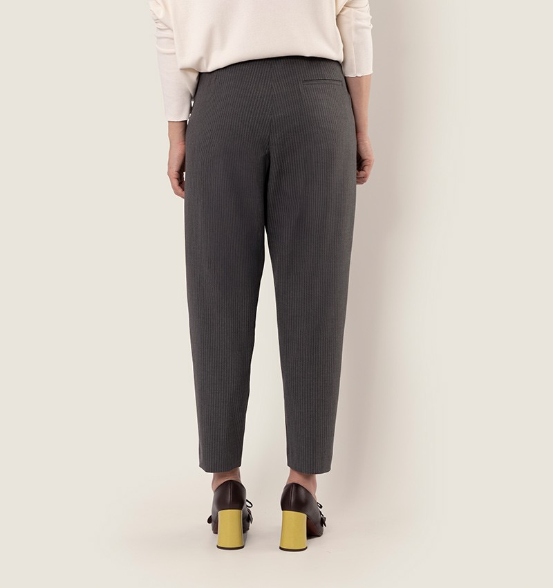 grau-hose-pisa