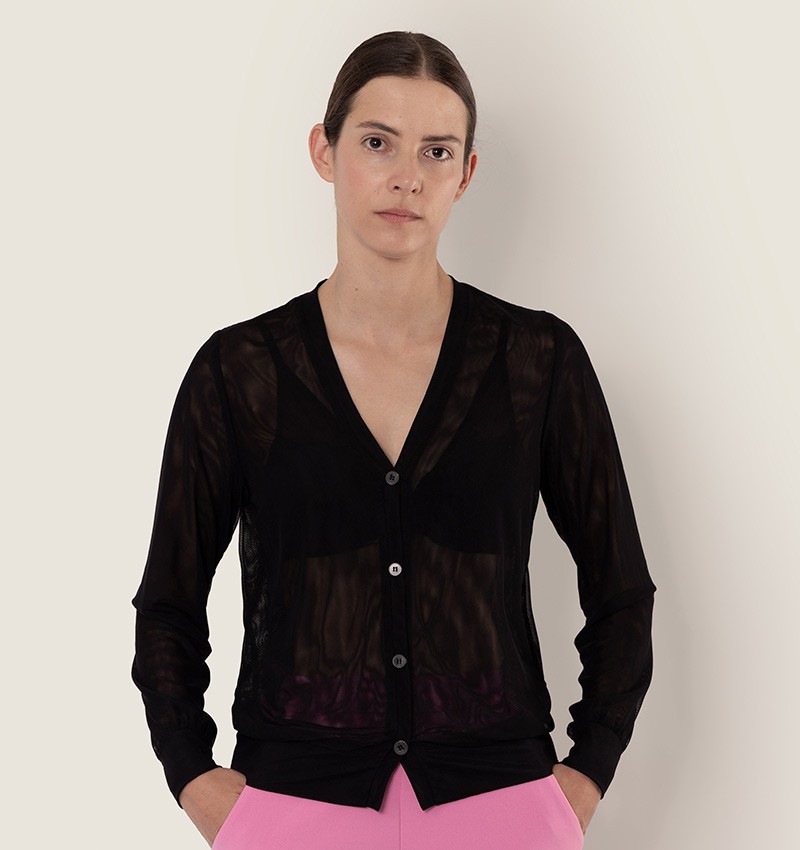 schwarzer-strickjacke-chill
