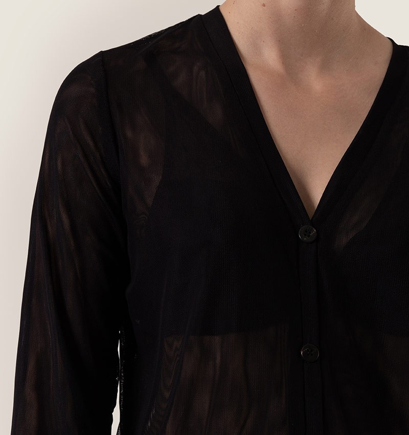 schwarzer-strickjacke-chill
