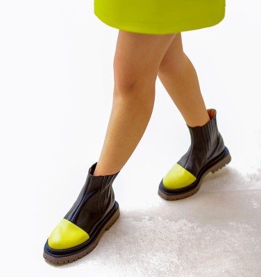 ZACHI BLACK CHiE MIHARA boots