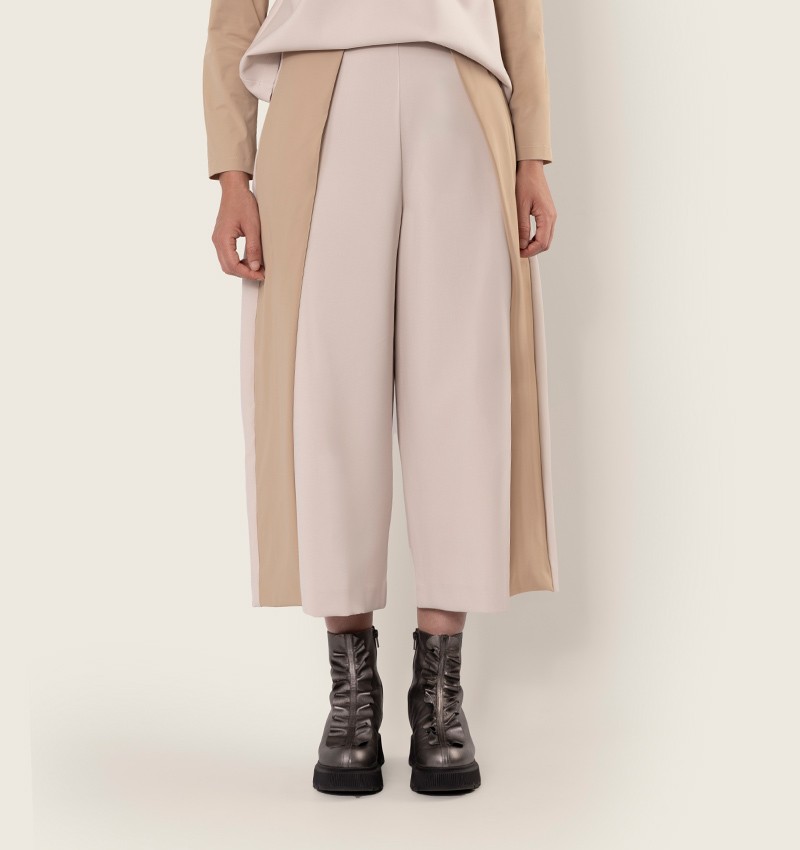 page-hellbraune-hose