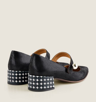 JAKAR BLACK CHiE MIHARA shoes