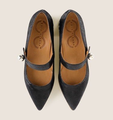 JAKAR BLACK CHiE MIHARA shoes