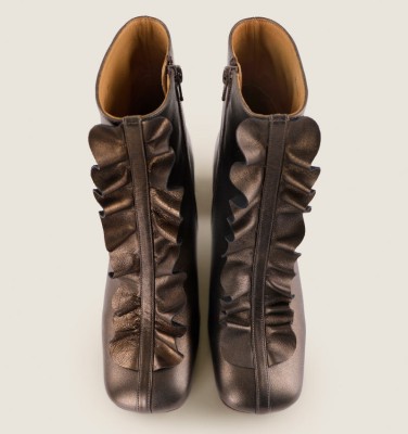 SYAN BROWN CHiE MIHARA botas